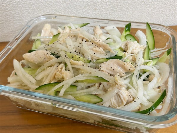 【ささみはレンジで柔らか♡】チンして和えるだけ「鶏ささみと新玉ねぎのマリネ」作ってみた！トロッと甘いの♪