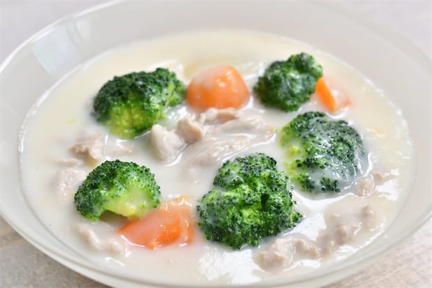 【ひと手間で激変】ブロッコリーをシチューに入れるなら…別茹で！食感と彩りが劇的ランクアップ♪【青髪のテツ】