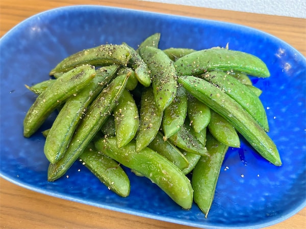 【スナップエンドウの新常識】茹でずに焼くが正解!?「塩ガーリック」で味付けしてみたら…無限おかず爆誕!!