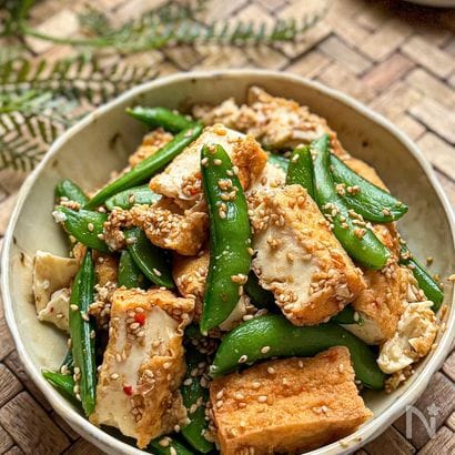 スナップエンドウと厚揚げ《ピリ辛♡胡麻和え》