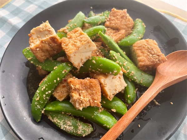 【アップデートゴマ和え】スナップエンドウと厚揚げを「ダブルゴマ」でコク深く和えてみた!豆板醤でピリッ