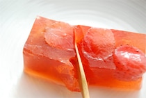 【まるでいちごの煮こごり】「まるごとフレッシュ煮」でいちごの寒天ゼリー作ってみた！甘みと香り華やかすぎ♡