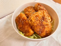 【やみつき豆腐カツ】揚げ物なのにヘルシーな「ソースカツ丼」作ってみた！特製甘辛ソースでキャベツ大盛必須♪