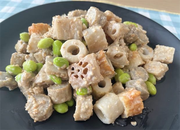 【おつまみみたいなヘルシーサラダ】枝豆とちくわで「チョップドサラダ」作ってみた！根菜たっぷりで腸活にも♪