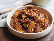 【ごぼう一本余裕】甘じょっぱダレがたまらん「新ごぼうの甘辛焼き」作ってみた！カリカリでも旨味ジュワッ♪