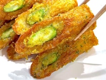 夫があと30個イケると絶賛！アスパラをちくわに詰めて「磯辺揚げ」作ろう！サックサク…からのカレー風味フワン♡