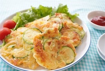 【ズッキーニが主役！】カリッと香ばしい「ズッキーニのチーズチヂミ」作ってみた！甘いあま～い♪【農家直伝】