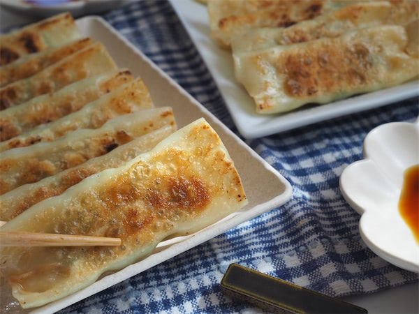【もう包まなくていい!】ヒダ作り不要!折り畳むだけの「ひとくち棒餃子」作ってみた!手軽にカリッともっちり