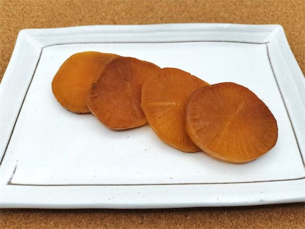 【絶品!郷土メシ】中華鍋で燻製!?たくあんと100均の網で「なんちゃっていぶりがっこ」作ってみた!