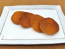 【絶品！郷土メシ】中華鍋で燻製!?たくあんと100均の網で「なんちゃっていぶりがっこ」作ってみた！