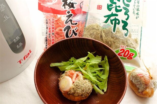 【自家製インスタントみそ汁】余りがち乾物混ぜて「みそ玉」作ってみた!レタスちょい足しでシャキシャキ新感覚