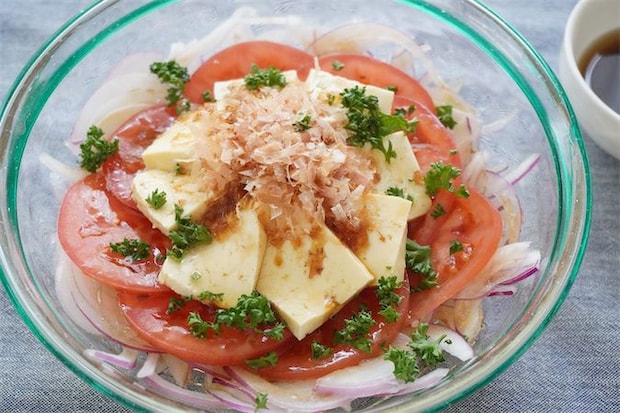 【低カロなのにコク深い】自家製中華ドレがすべてを解決する!トマト×豆腐の「ヘルシーサラダ」作ってみた♪