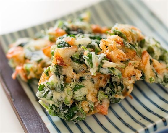 【モロヘイヤの食べ方】茎まで丸ごと「モロヘイヤとカニかまのかき揚げ」にしよう！サクサクのコツは強炭酸水