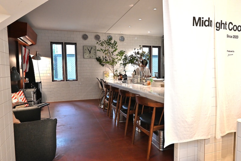 【神戸・御影】店先にお菓子の自動販売機!?「Midnight Cookie Club」の絶品焼き菓子とパフェ体験