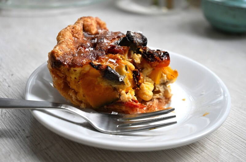 季節のフルーツを詰め込んだパフェ。南フランスの風が吹く、真っ白な空間。大阪・福島の「fouet°(フエ)」は秘密にしたい最高の穴場だった