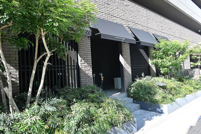 【大阪・中之島】まだ間に合う桃スイーツ！衝撃の“まるごと桃”で話題の「八百屋の嫁が作るmomovege」へ♡