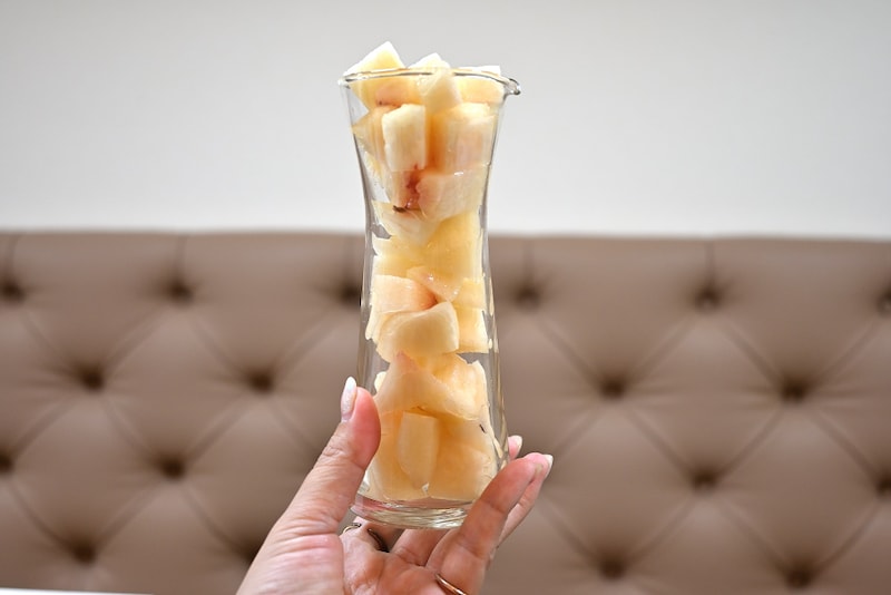 【大阪・中之島】まだ間に合う桃スイーツ！衝撃の“まるごと桃”で話題の「八百屋の嫁が作るmomovege」へ♡