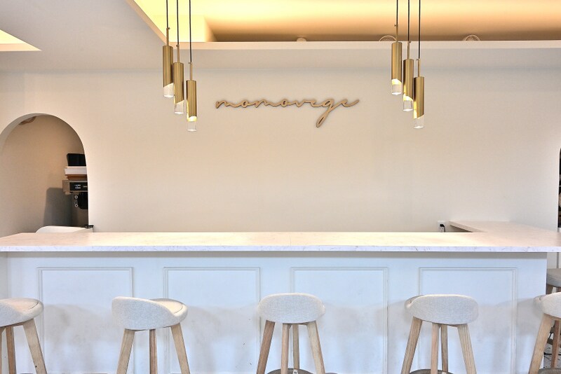 【大阪・中之島】まだ間に合う桃スイーツ！衝撃の“まるごと桃”で話題の「八百屋の嫁が作るmomovege」へ♡