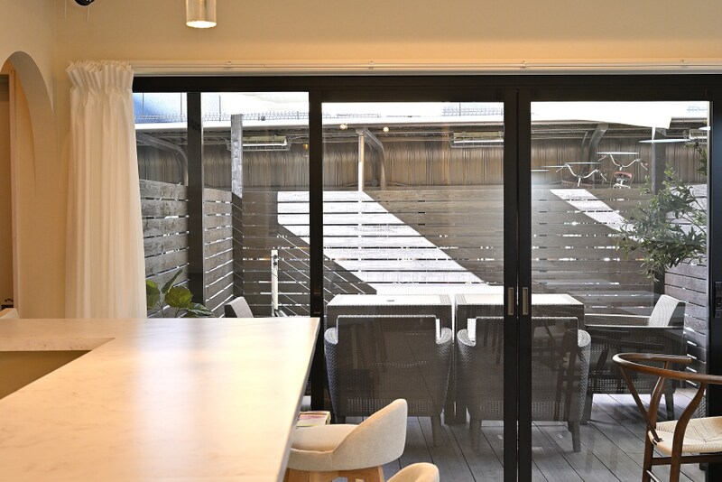 【大阪・中之島】まだ間に合う桃スイーツ！衝撃の“まるごと桃”で話題の「八百屋の嫁が作るmomovege」へ♡