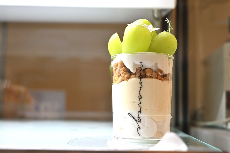 【大阪・中之島】まだ間に合う桃スイーツ！衝撃の“まるごと桃”で話題の「八百屋の嫁が作るmomovege」へ♡