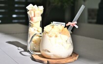 【大阪・中之島】まだ間に合う桃スイーツ！衝撃の“まるごと桃”で話題の「八百屋の嫁が作るmomovege」へ♡