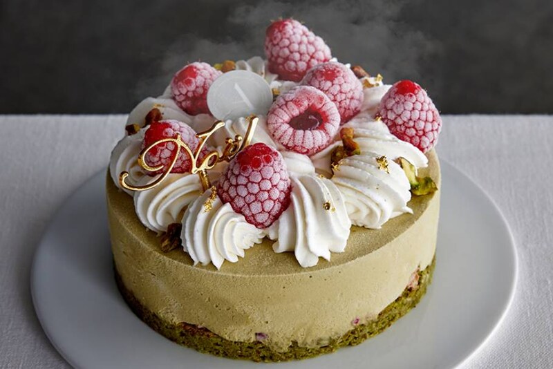 パティスリィ アサコ イワヤナギ アイスクリームケーキ フランボワーズとピスタチオのケーキ