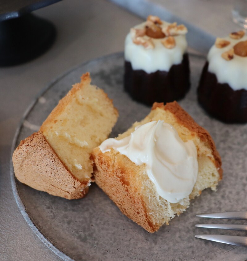 <新商品>【冷凍】1665 CHIFFON CAKE 味噌シフォンケーキ 2,160円(税込)