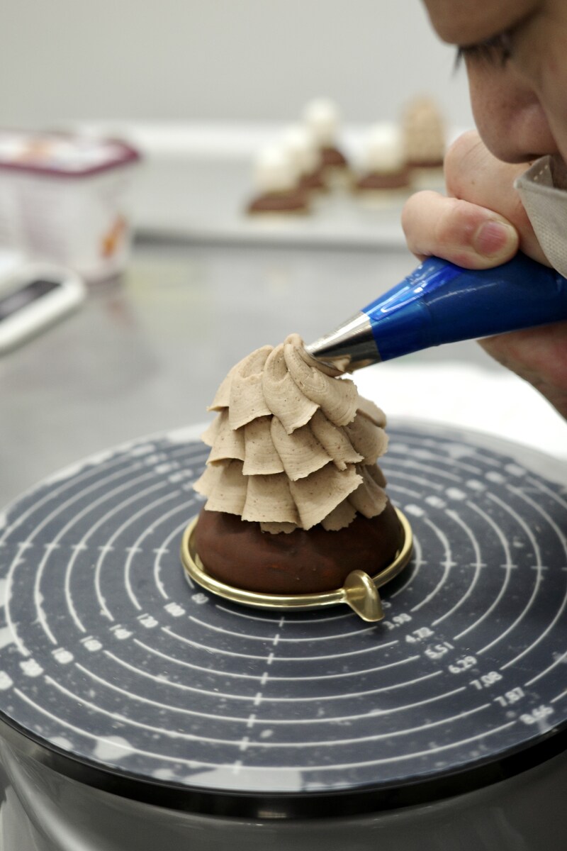 思わず笑みがこぼれる味。「COLOLIE（クロリア）」（埼玉・志木）のパティシエ夫婦が作るケーキとパフェを求めて