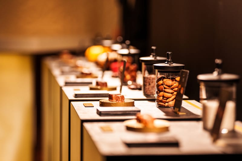 リンツから新作！アルティザン・ショコラ「シグネチャープラリネ」。２年の歳月をかけた７粒とはいったいどんな味なのか！？