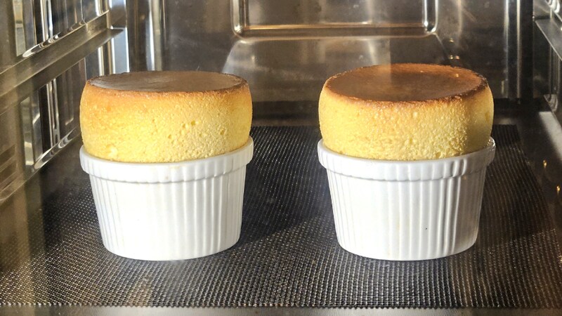 「スペルト小麦のスフレ」調理風景