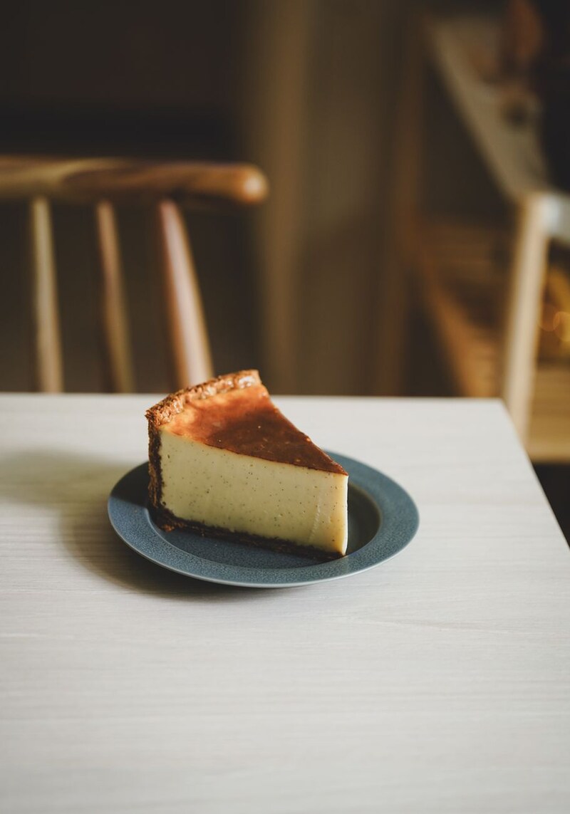 三ツ星レストランのシェフ・パティシエがパリで独立：「Pâtisserie TOSHIYA TAKATSUKA」高塚シェフが描くお菓子の世界