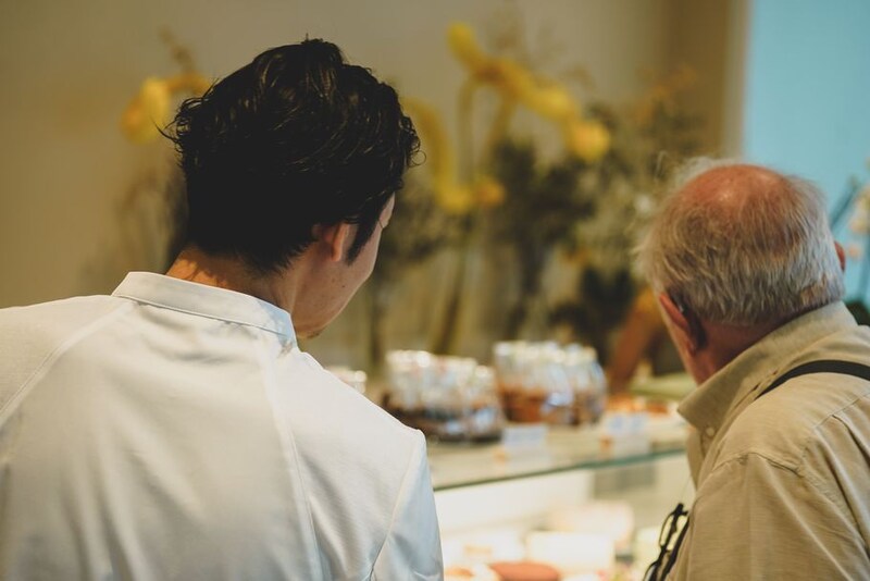 三ツ星レストランのシェフ・パティシエがパリで独立：「Pâtisserie TOSHIYA TAKATSUKA」高塚シェフが描くお菓子の世界