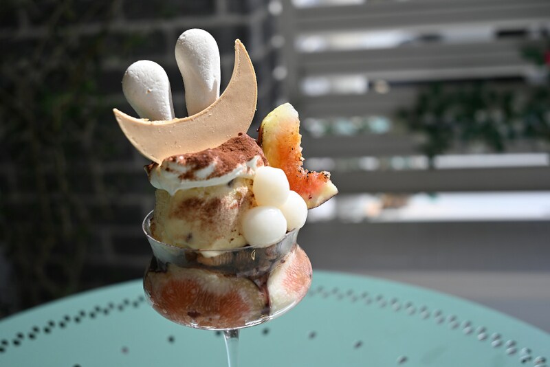 【兵庫・川西能勢口】若きパティシエールの真っ白なキャンパス「café de n’arion(カフェ ド ナリオン)」で出会う季節パフェと焼き菓子の物語