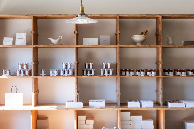 ラトリエイットの店内