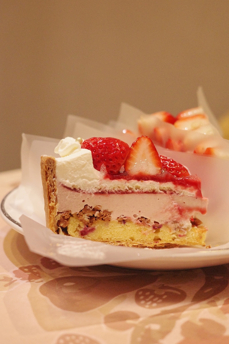 イチゴミルクのタルトの断面