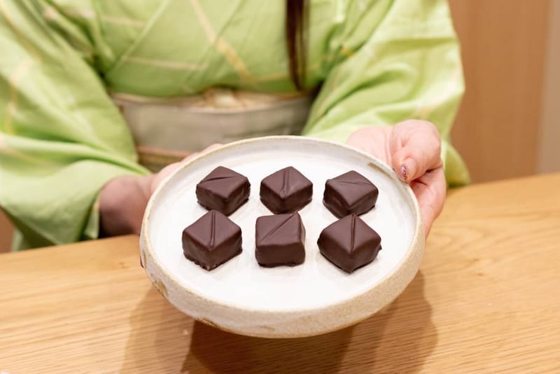 YES. SHE KNOWSのショコラ