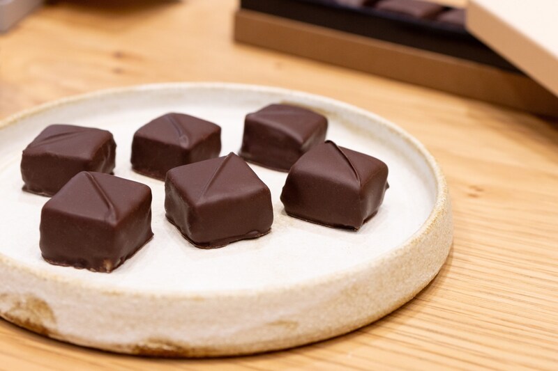 YES. SHE KNOWSのショコラ