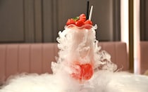 【大阪・北新地】「圧倒的に美味しい」には理由がある。56周年の老舗「ポアール」、乙女な遊び心と職人の執念が紡ぐ“最上の更新”とは