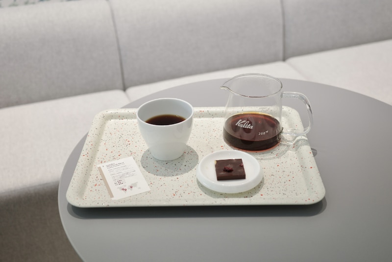 東京・丸の内に新たなカフェスポット。サステナブルなコーヒーとお菓子を味わう「imperfect MARUNOUCHI ROASTERY」