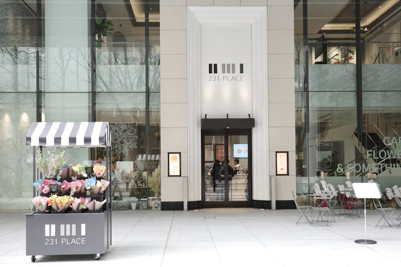 東京・丸の内に新たなカフェスポット。サステナブルなコーヒーとお菓子を味わう「imperfect MARUNOUCHI ROASTERY」