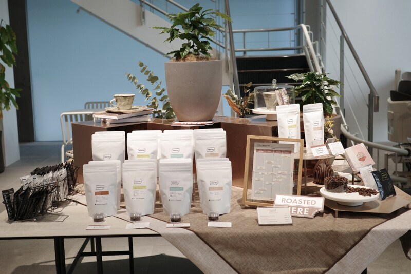 東京・丸の内に新たなカフェスポット。サステナブルなコーヒーとお菓子を味わう「imperfect MARUNOUCHI ROASTERY」