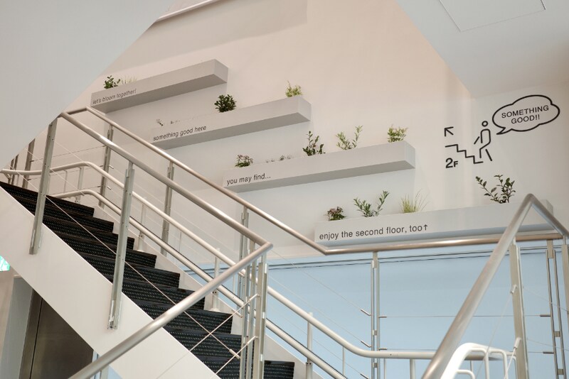 東京・丸の内に新たなカフェスポット。サステナブルなコーヒーとお菓子を味わう「imperfect MARUNOUCHI ROASTERY」