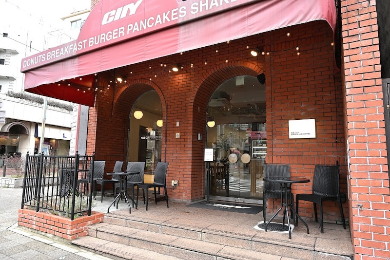 THE CITY DONUTS AND COFFEEの外観