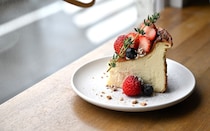 大阪・中津で見つけた、心と体の“棲み家”。「sumica PASTRIES&COFFEE」の米粉おやつが届ける、誰もが同じ「おいしい」を囲める幸せ