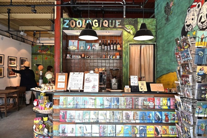 gallery & cafe Zoologiqueの内観