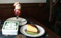 知る人ぞ知る「À côté zaimokuza（アコテ材木座）」（鎌倉・材木座）で自慢のパフェと焼き菓子を。地元に愛されるフランス郷土料理店で南フランスを味わう