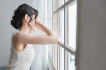 月経不調はストレスで悪化する？ “脳疲労”と生理痛を軽くするセルフケア【専門医監修】