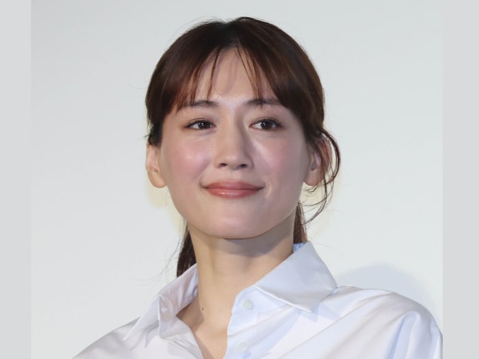 【芸能クイズ】紅白司会の“やらかし”。2015年の綾瀬はるか、SMAPへの失態を覚えてる?