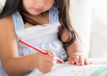 5歳児がHIPHOPで“国会”を学べるなんて！ 庶民の私が娘を「知育教室」に通わせたワケ