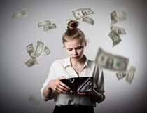 やってもた！ 買って後悔した“便利グッズと家電”無駄遣いエピソード。バナナケースってマジで何で買った？